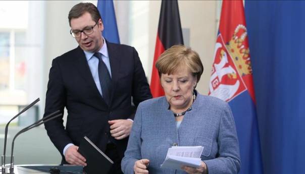 Vučić: Razgovaraću sutra sa Merkel o Kosovu