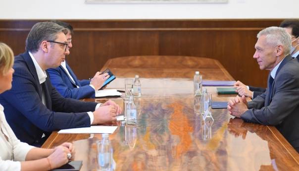 Vučić sa Bocan-Harčenkom o BiH: Osigurati mir i stabilnost