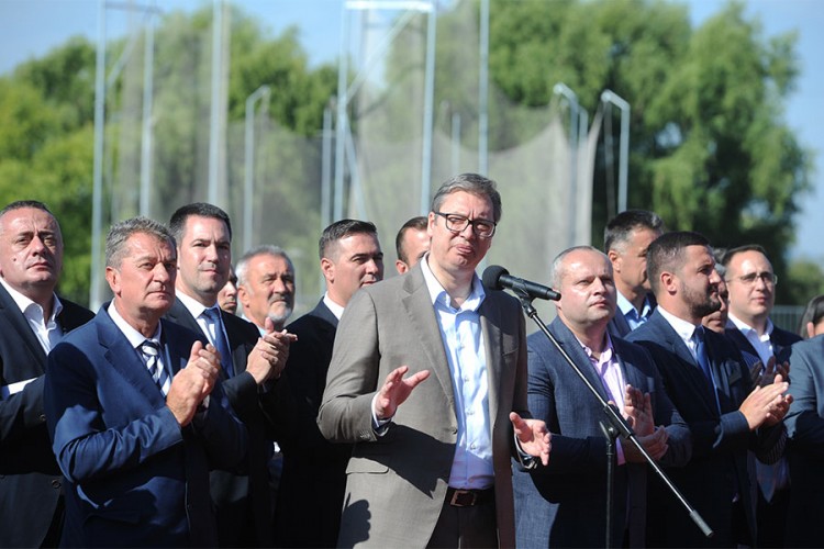 Vučić: Sa Dodikom o razgovoru sa Schmidtom