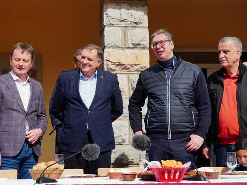 Vučić sa Dodikom u Pambukovici: Veliki pritisci su na Srbiju
