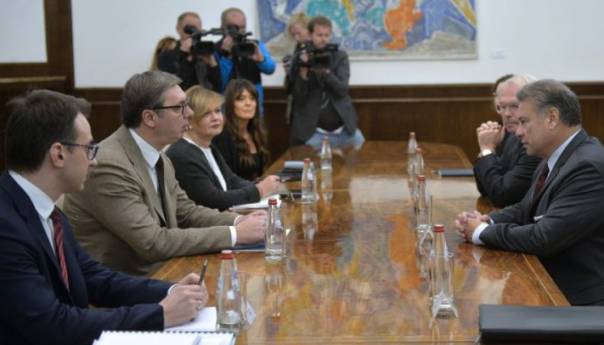 Vučić sa Escobarom: Kako do održivih rješenja Beograda i Prištine