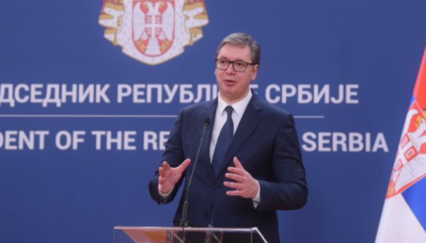 Vučić sa Lajčakom i Eskobarom