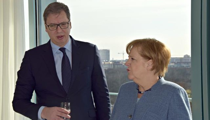 Vučić sa Merkelovom o Kosovu i evropskim integracijama