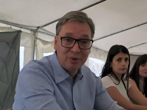 Vučić se oglasio iz sigurnog skrovišta: Poruka iz Ćacilenda