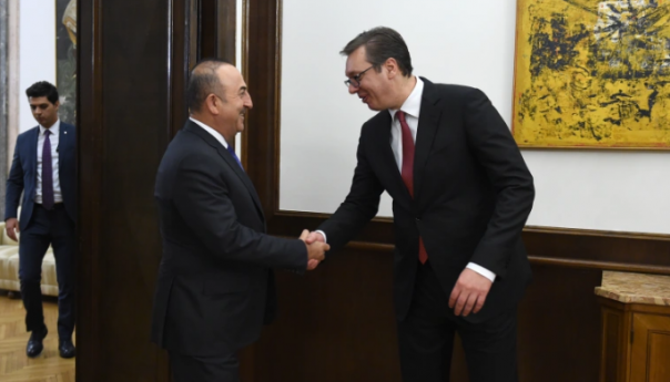 Vučić se sastao s turskim ministrom vanjskih poslova Cavusogluom
