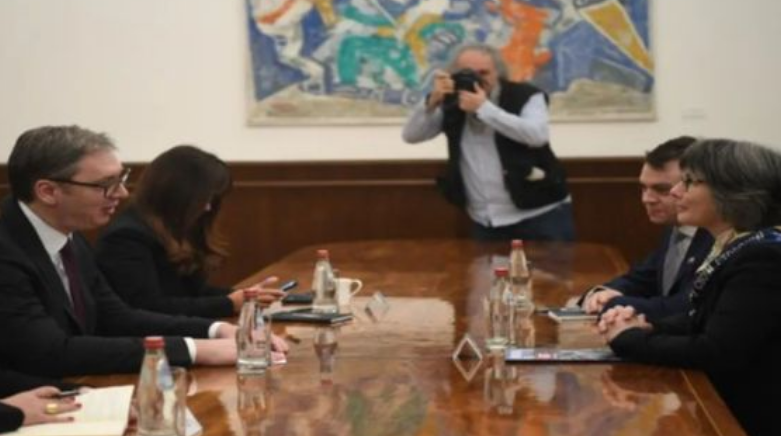 Vučić se sastao sa ambasadoricom Velike Britanije u Srbiji