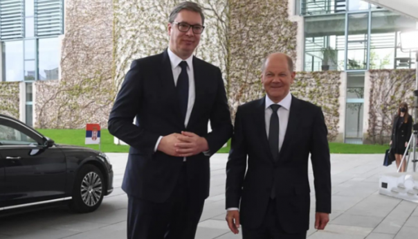 Vučić se sastao sa Scholzom