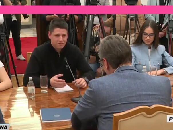 Vučić se sastao sa tzv. studentima koji žele da uče, snimak izgleda kao parodija