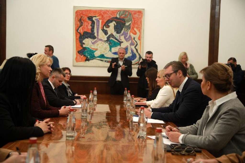 Vučić se susreo s predsjednicom Skupštine Crne Gore