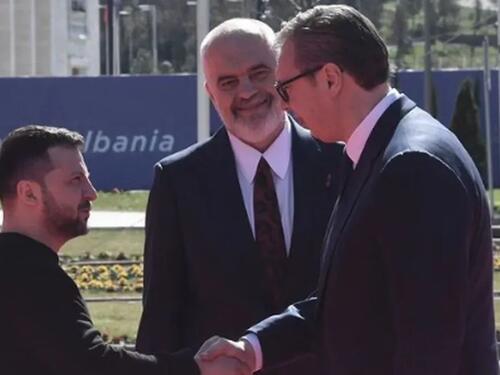 Vučić se u Tirani srdačno rukovao sa Zelenskim