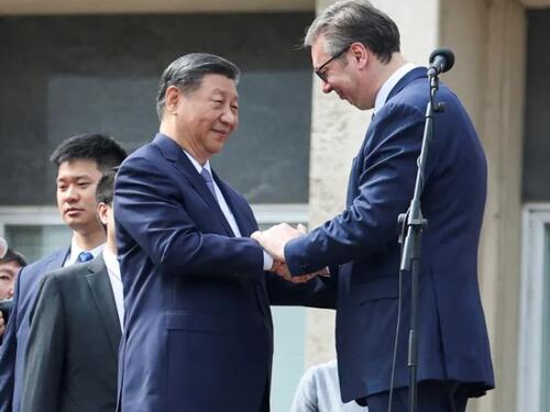 Vučić se ukazao na vojnoj paradi u Pekingu