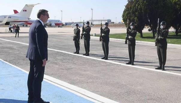 Vučić sletio u Istanbul, sastat će se sa predsjednikom Erdoganom