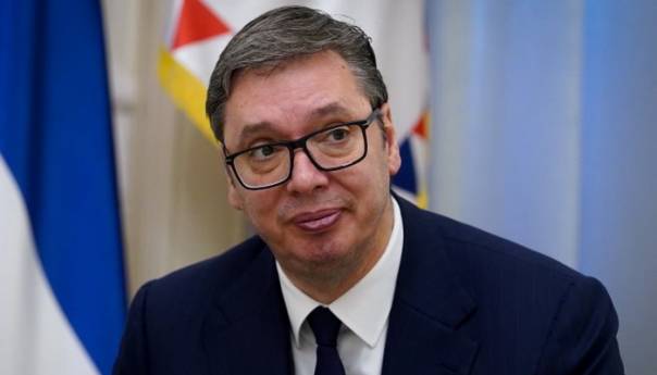 Vučić: Srbi na Kosovu na miran način da istraju u svojoj borbi