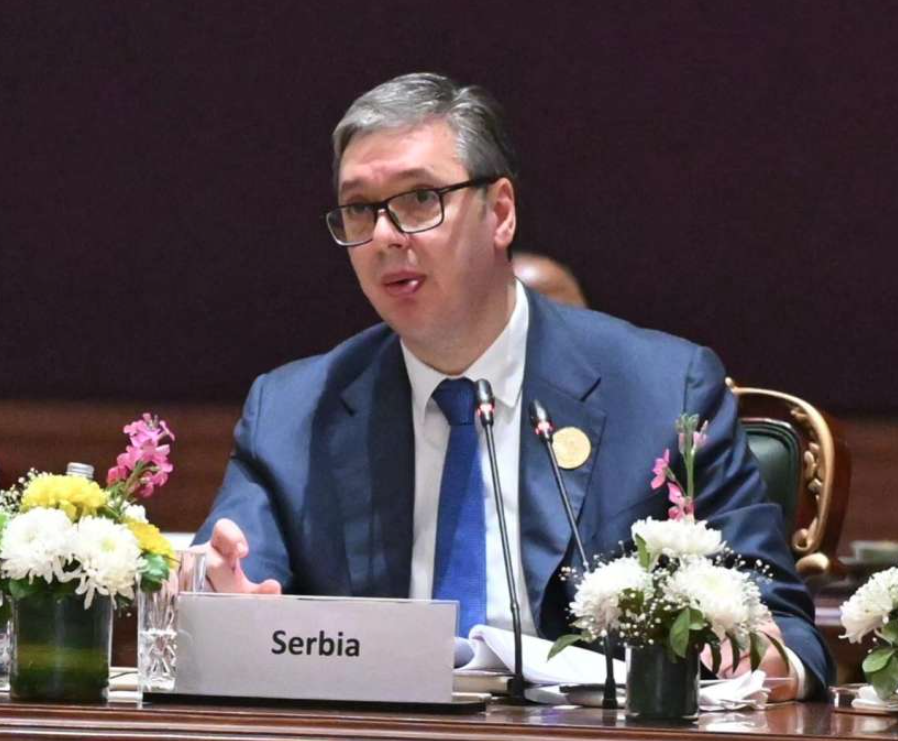 Vučić: Srbija će pokušati zaštiti djecu od društvenih mreža