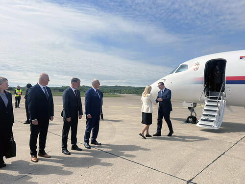 Vučić stigao u Banja Luku, dočekala ga Cvijanović