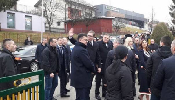 Vučić stigao u Mrkonjić-Grad i poručio: Srpski narod je jedinstven