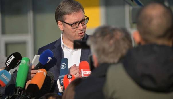 Vučić sugerirao da EU ojača euro zbog problema s cijenom energenata