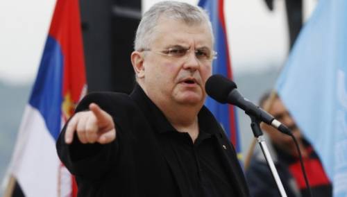Vučić treba dolaziti u Potočare sve dok ga ne prestanu kamenovati