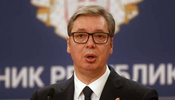 Vučić: U četvrtak zahtjev za slanje vojske na Kosovo