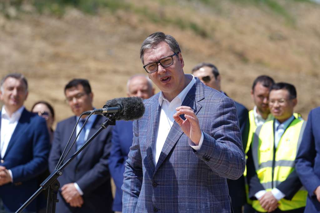 Vučić: U nedjelju ću razgovarati s Putinom, nismo uveli sankcije