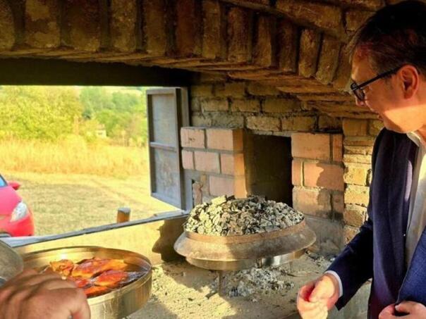 Vučić u Podrinju ugostio i pripremio večeru za predstavnike arapskih zemalja