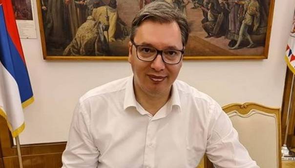 Vučić upisao fakultet, ostvaruje svoj dječački san