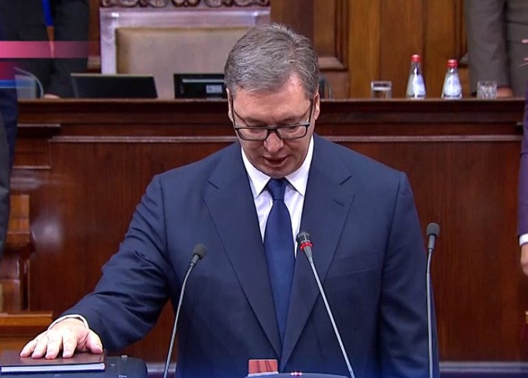 Vučić uputio poruku 'političkom' Sarajevu, zahvalio se Dodiku