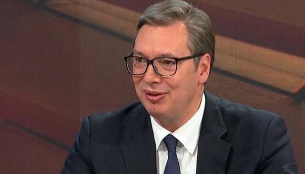 Vučić: Važno da pokažemo pijetet prema srebreničkim žrtvama