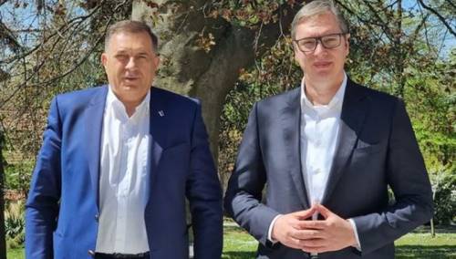 Vučić za FT: Tražio sam od Dodika da ne formira vojsku – prihvatio je