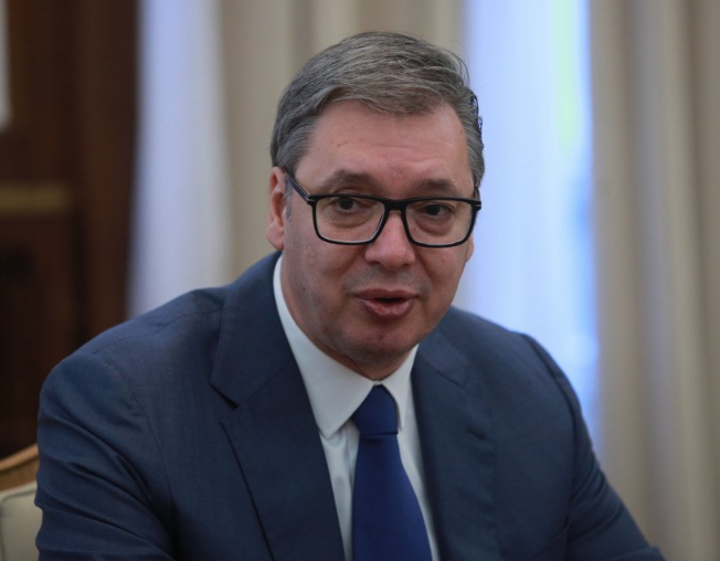Vučić zatražio snažnije djelovanje KFOR-a na Kosovu