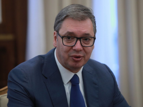 Vučić zatražio snažnije djelovanje KFOR-a na Kosovu