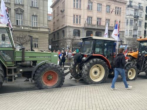 Vučićeva policija hapsi poljoprivrednike zbog incidenta na protestu u Novom Sadu