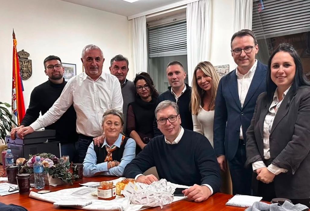 Vučićeva "Srpska lista" vraća se u vlast na Kosovu