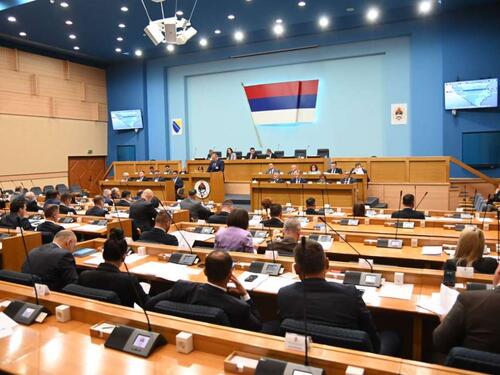 Vučinić: Danas Srebrenica pustinja i kasaba u kojoj zanoći manje od 2.000 ljudi