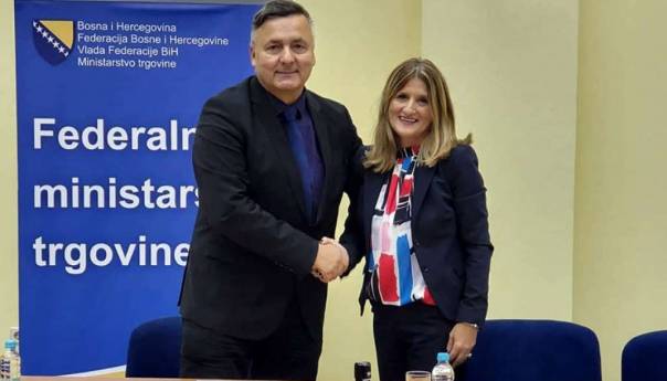 Vujanović potpisao ugovore sa udruženjima potrošača u FBiH o dodjeli sredstava