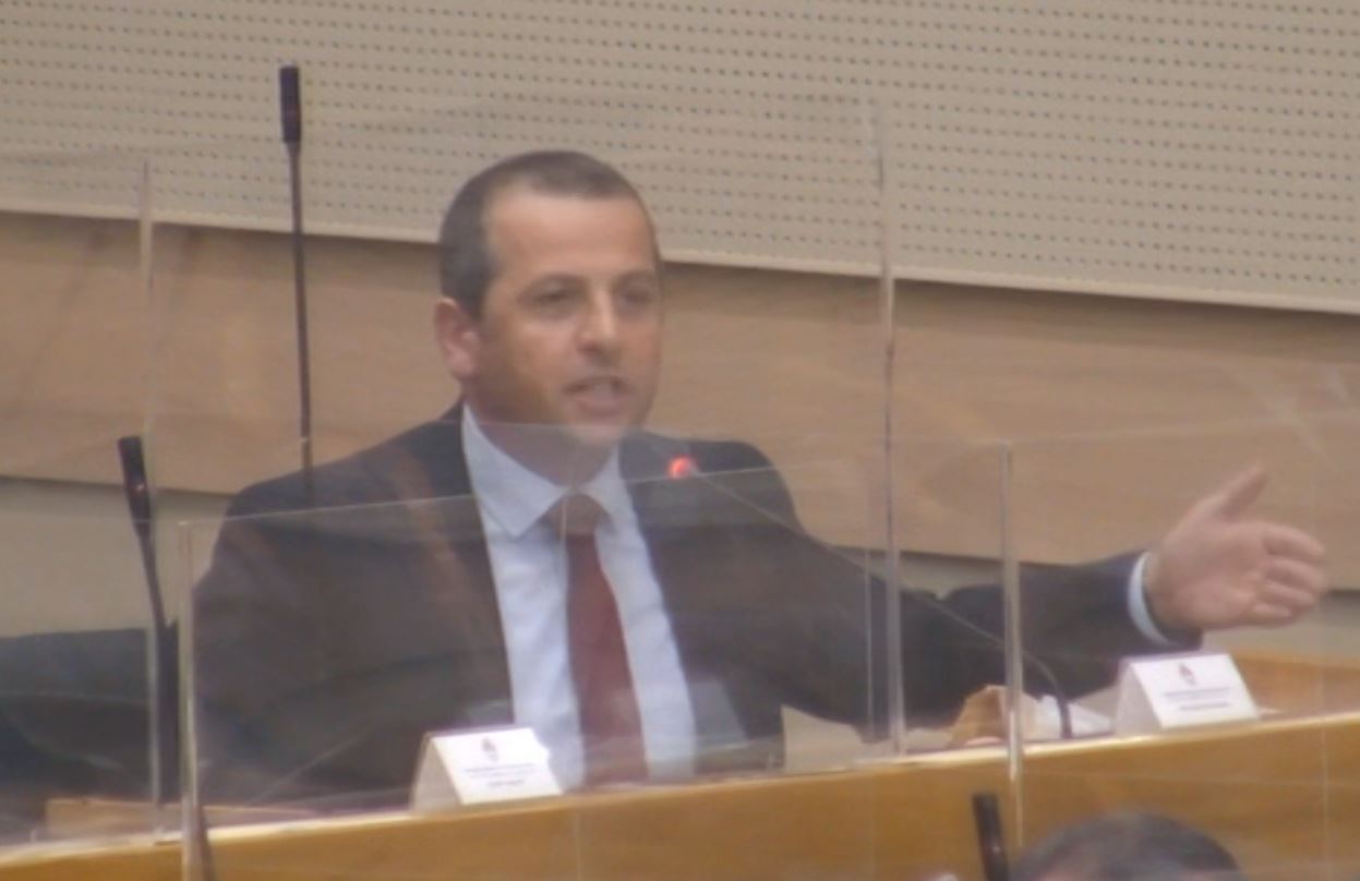 Vukanović: Ako ste Srbende blokirajte, ako niste šutite