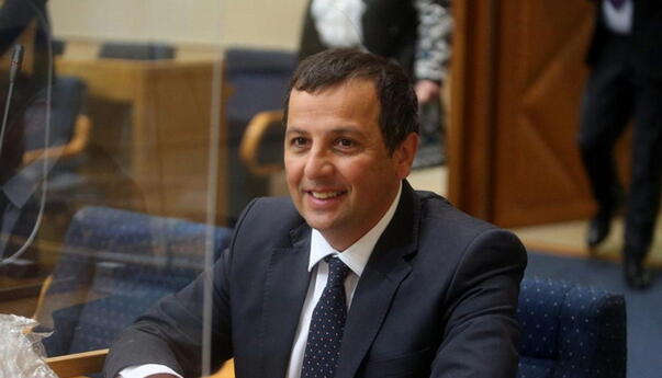 Vukanović ismijao vlast: Izgubili ste 130 miliona, rasturili ste Slovence
