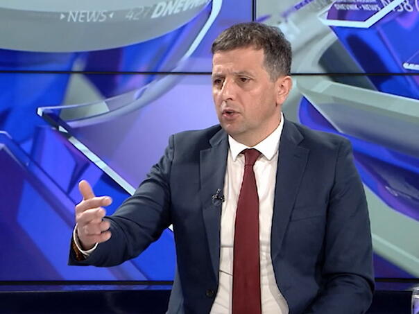 Vukanović: Ostanak s SNSD-om bio bi "samoubistvo" Trojke