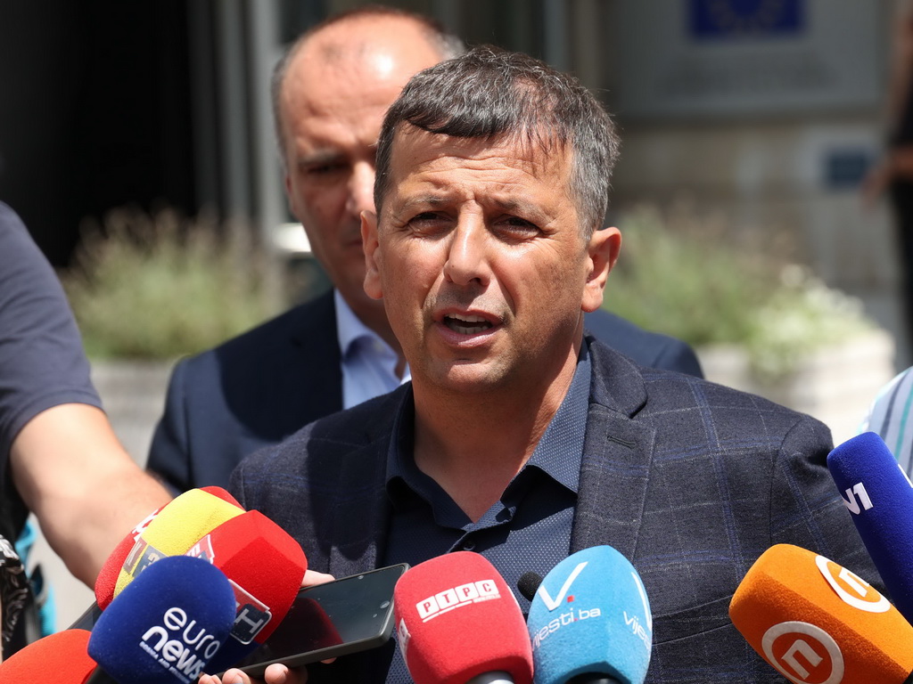 Vukanović predao krivične prijave protiv Stanivukovića, Dodika i drugih