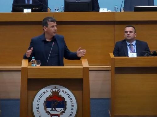 Vukanović se obrušio na Dodika: Ko mi je zapalio auto?