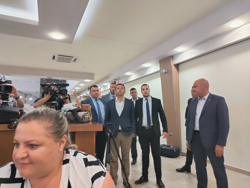 Vukanović Stevandiću:  Nije ti ovo crveni kombi i Bošnjaci koje si maltretirao