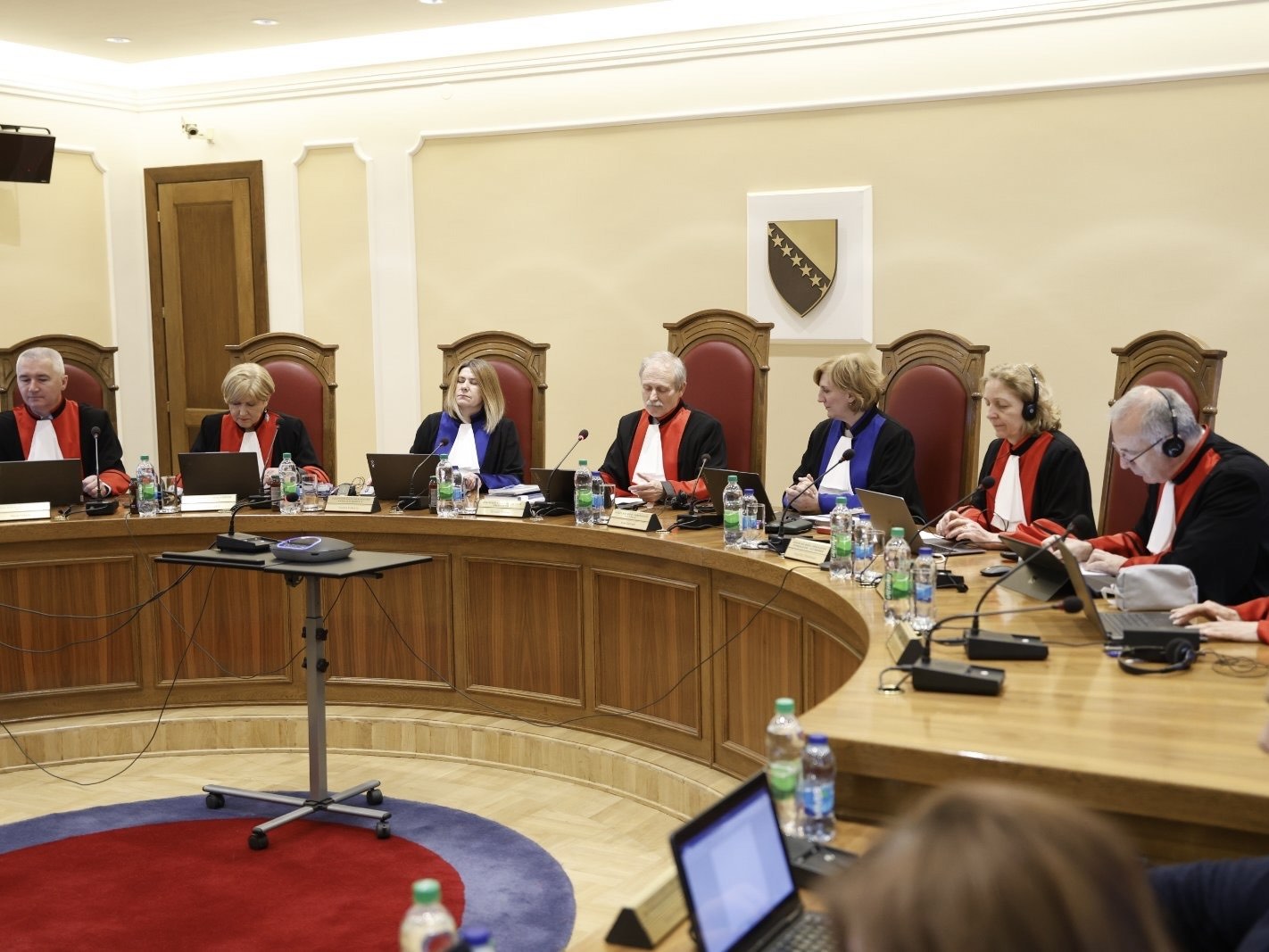 Vukoja i Galić bili protiv odluke o neustavosti Vlade RS, stigla reakcija