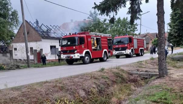 Vukovar: Zapalila kuću u kojoj je spavala četvoročlana porodica