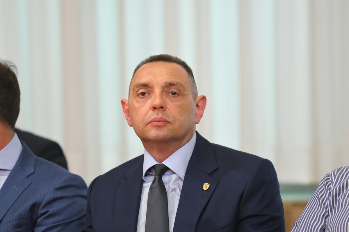Vulin: Da je Vučić podlegao pritiscima, Srbija bi danas bila na koljenima