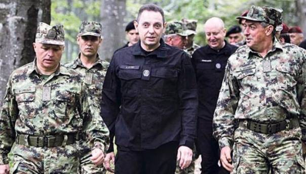 Vulinu nije dozvoljen ulazak u Crnu Goru u srbijanskim uniformama