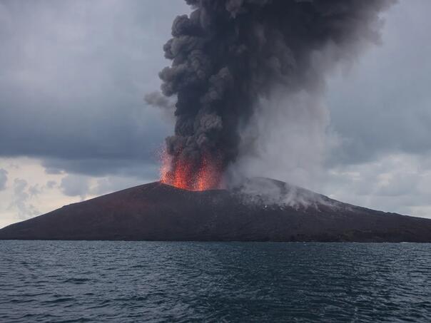 Vulkanski pepeo zatvorio sedam aerodroma u Indoneziji