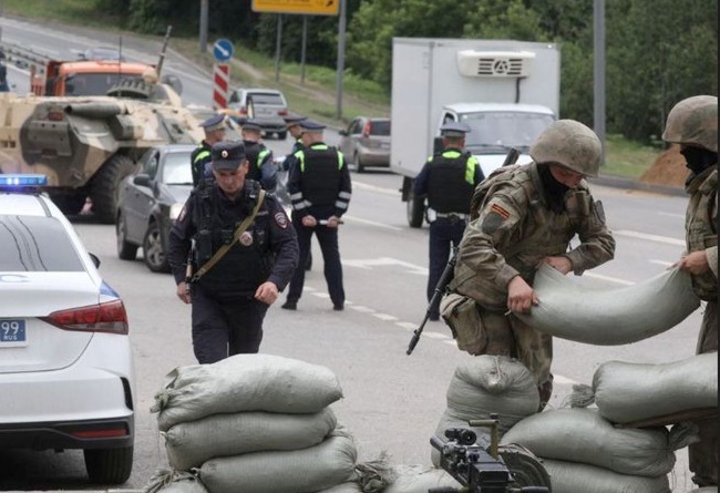 Wagner juri prema Moskvi, grade se bunkeri, poletio Putinov avion