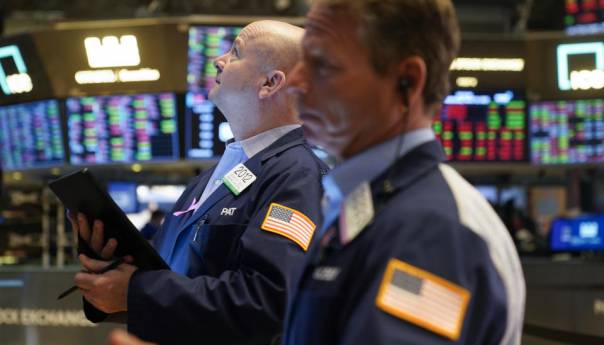 Wall Street pod pritiskom straha od bankarske krize