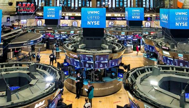 Wall Street skliznuo s rekordnih razina