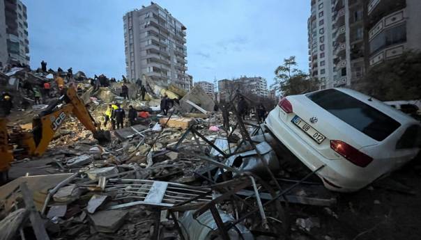 Warner Bros donirao milion dolara žrtvama zemljotresa